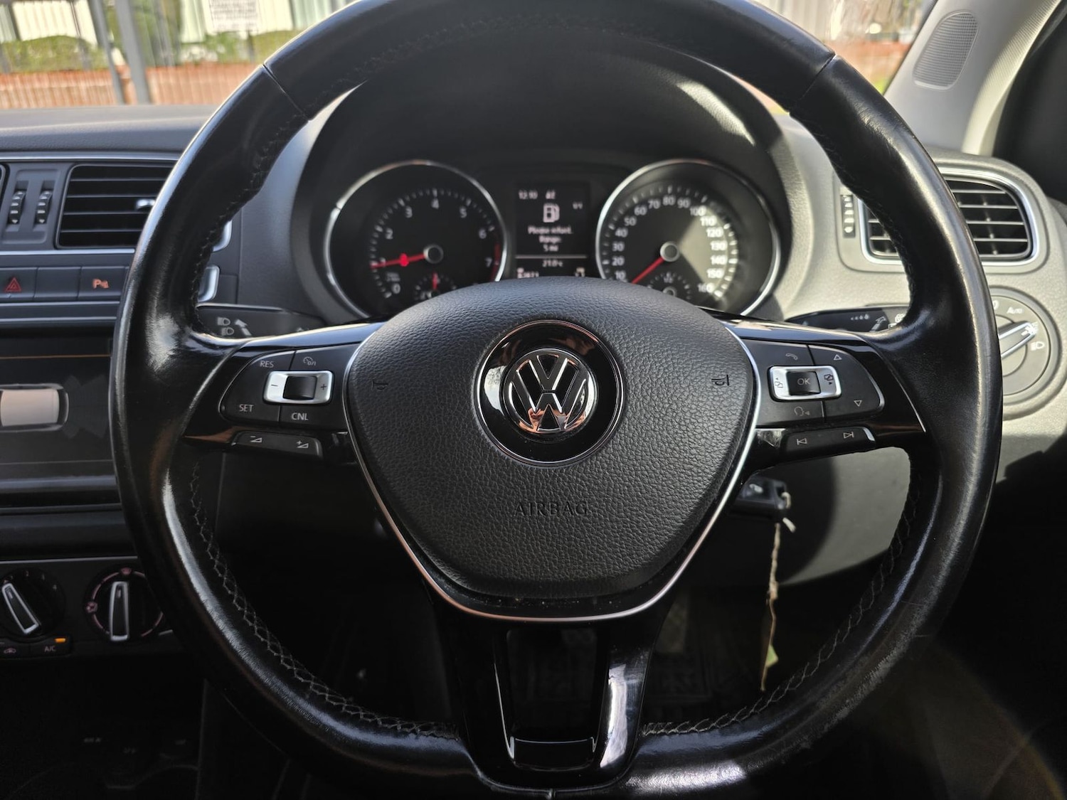Used Volkswagen Polo 2014 for sale - 77660501: Photo 19