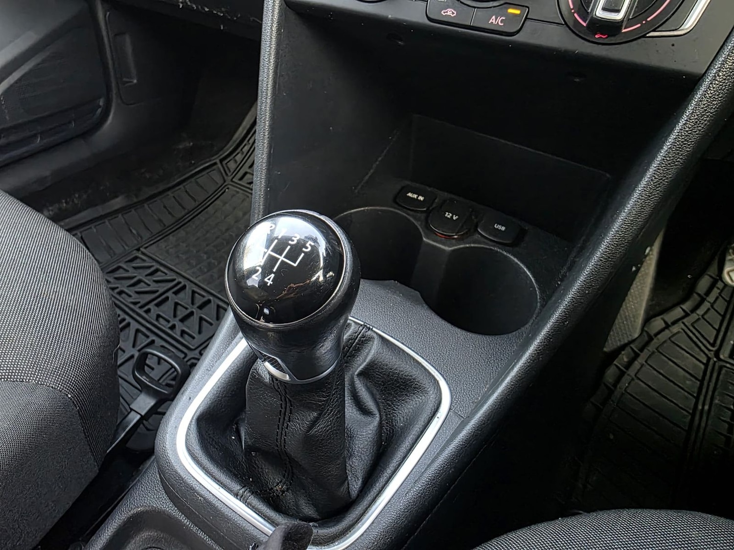 Used Volkswagen Polo 2014 for sale - 77660501: Photo 25