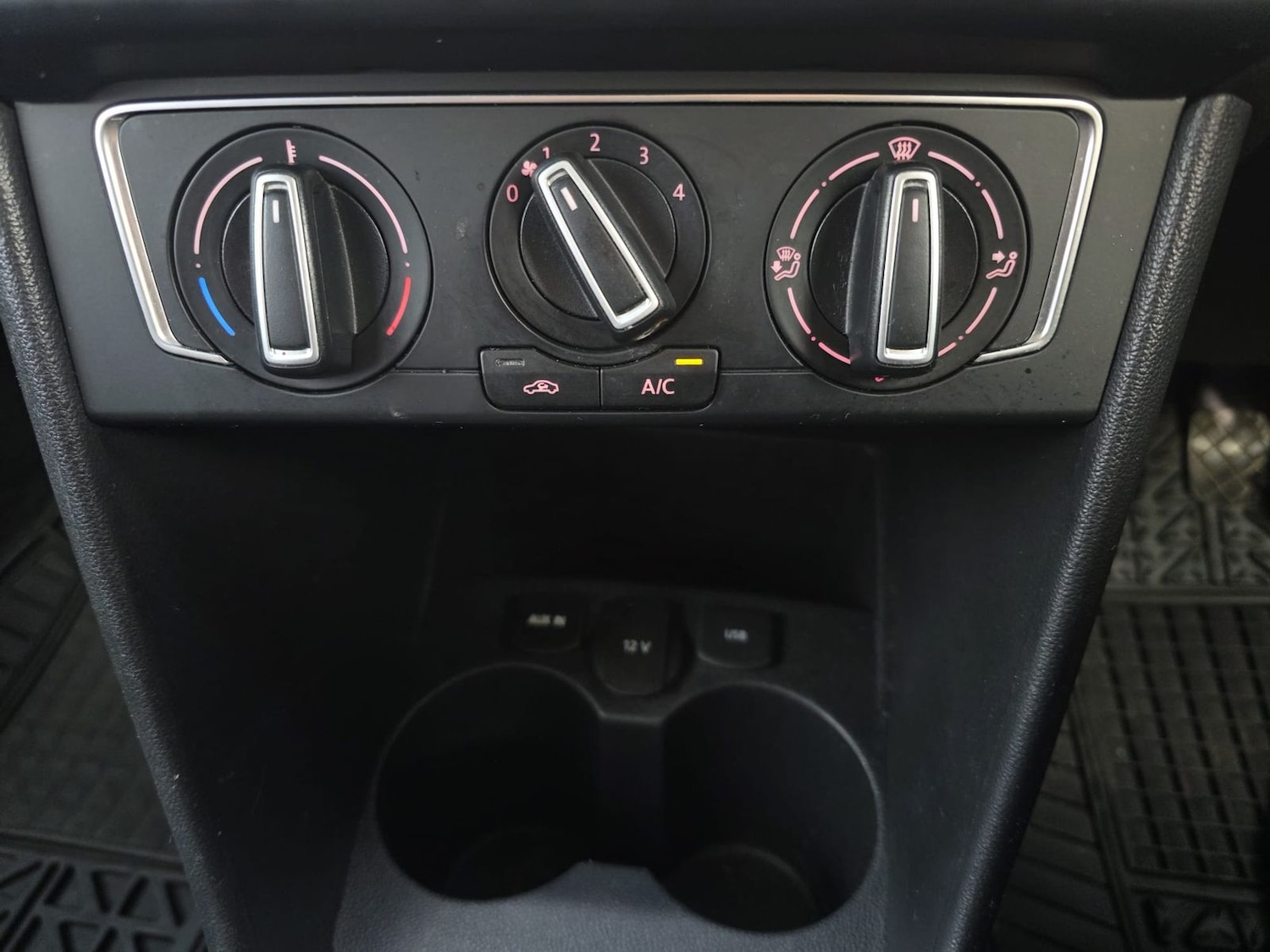 Used Volkswagen Polo 2014 for sale - 77660501: Photo 26