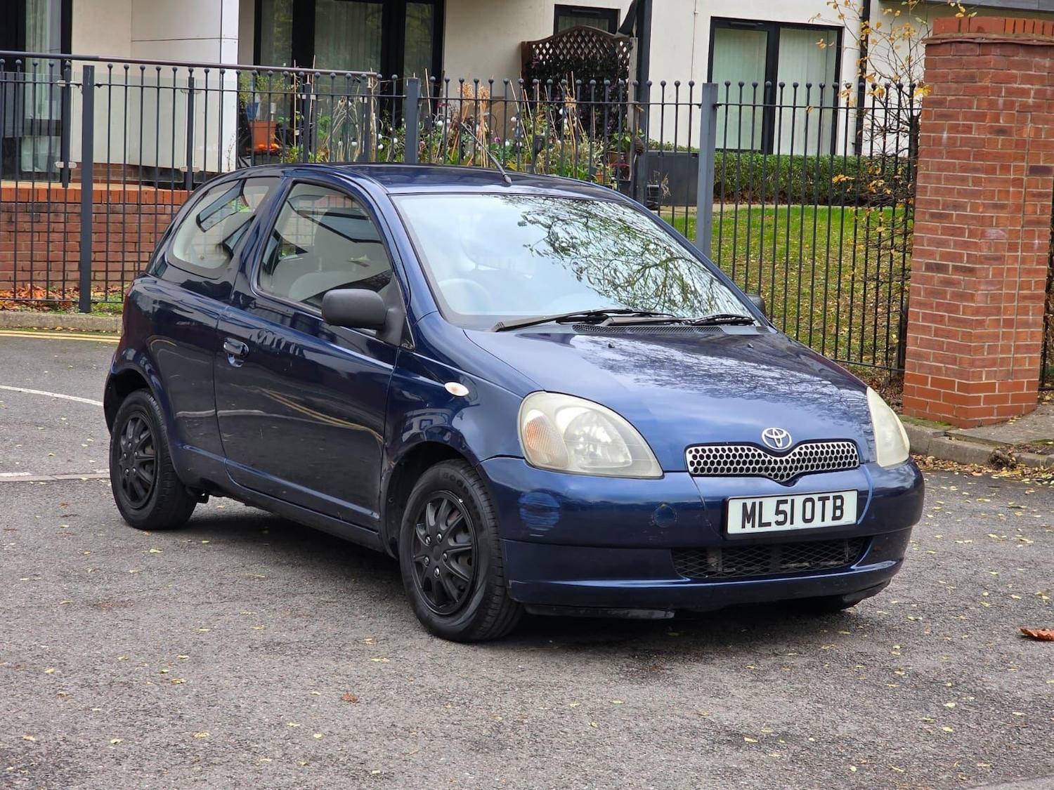 Used Toyota Yaris 2001 for sale - 76619659: Photo 1