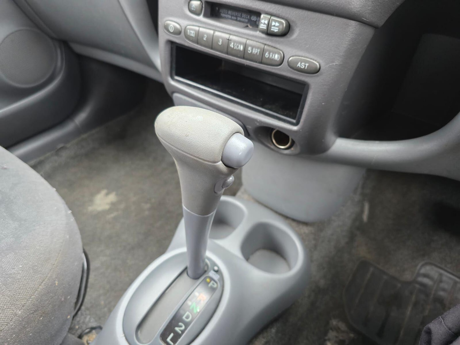 Used Toyota Yaris 2001 for sale - 76619659: Photo 12