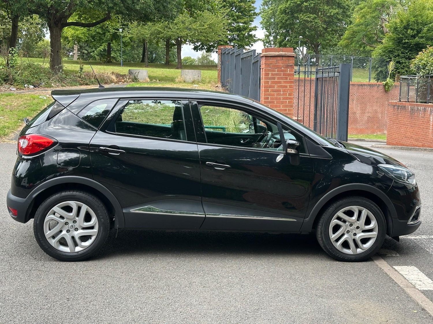 Used Renault Captur 2017 for sale - 76994142: Photo 29