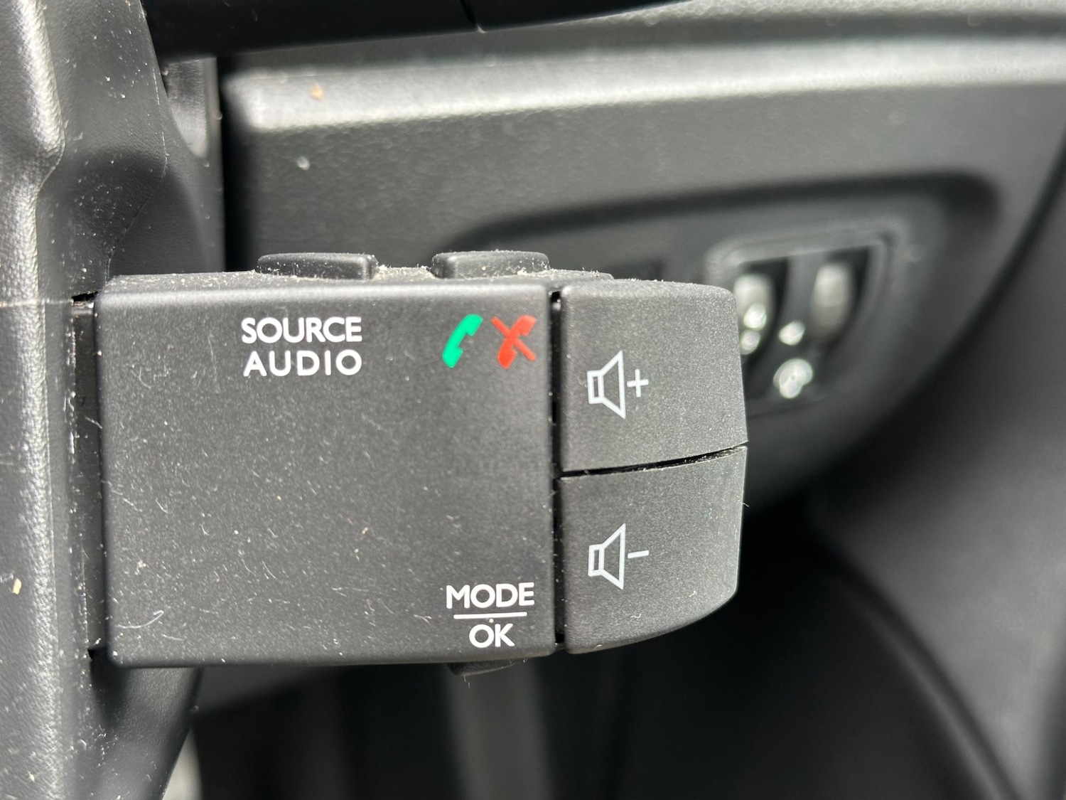 Used Renault Captur 2017 for sale - 76994142: Photo 36