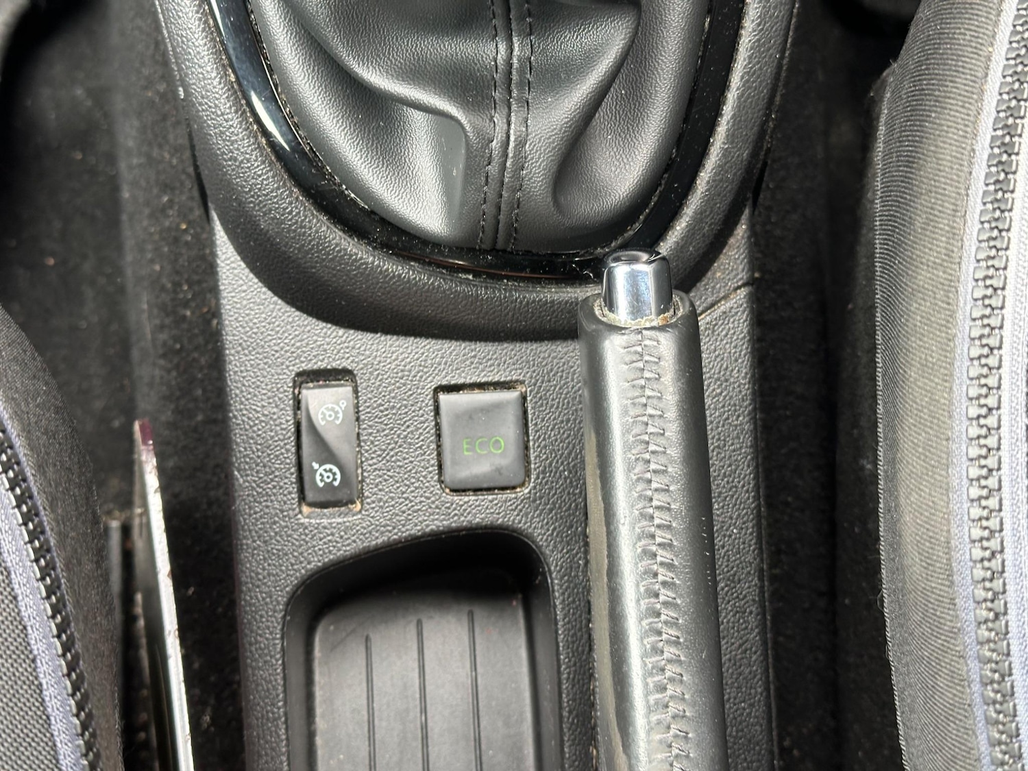 Used Renault Captur 2017 for sale - 76994142: Photo 38