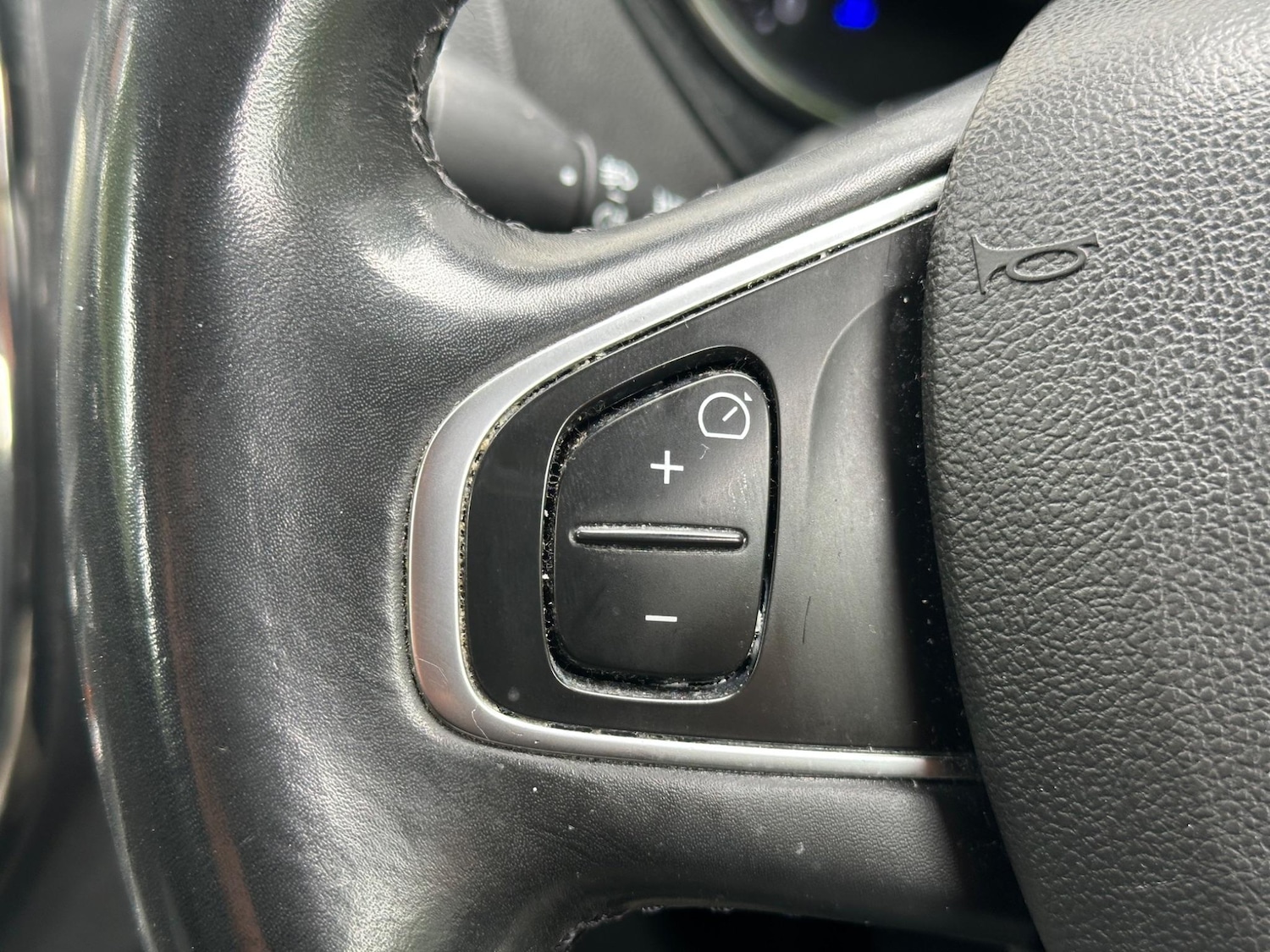 Used Renault Captur 2017 for sale - 76994142: Photo 40