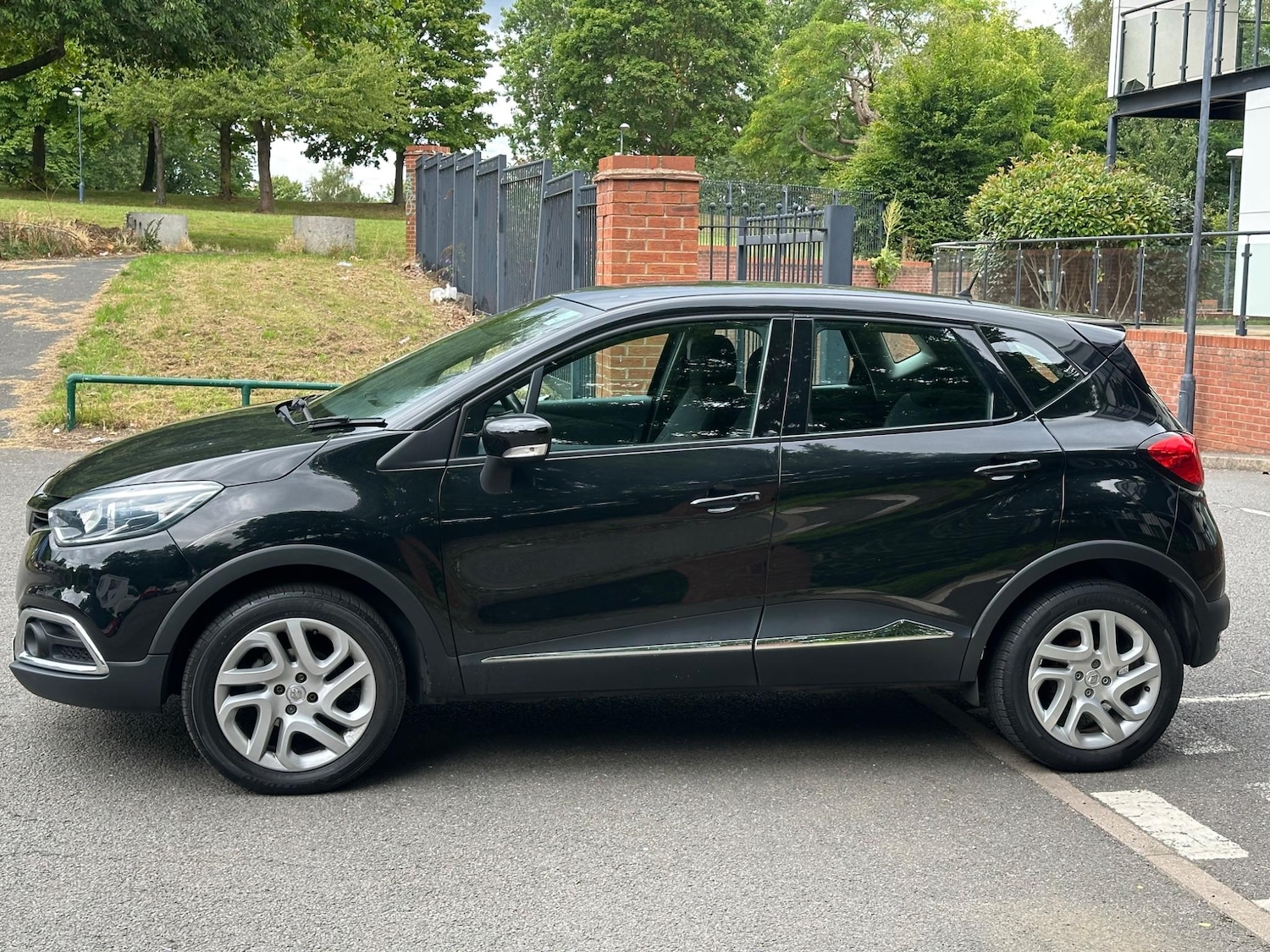 Used Renault Captur 2017 for sale - 76994142: Photo 8