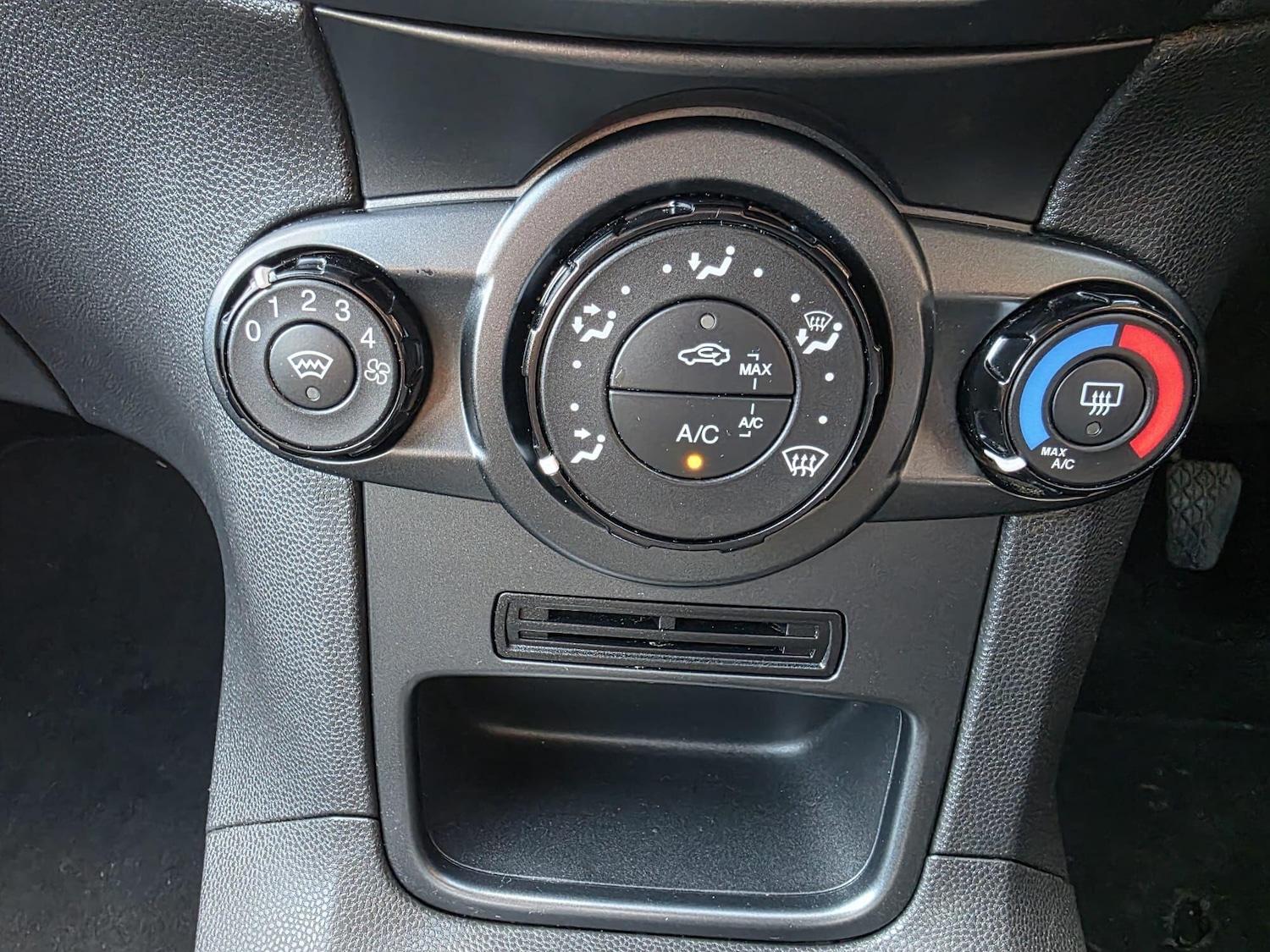 Used Ford Fiesta 2015 for sale - 76619901: Photo 16