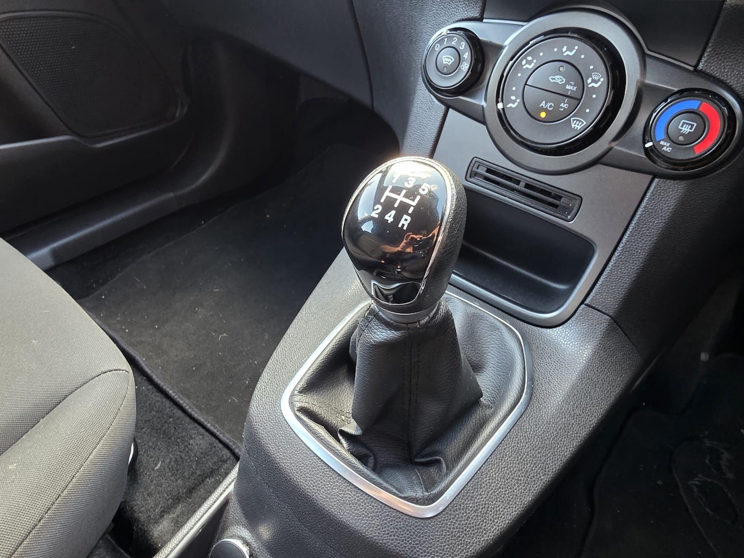 Used Ford Fiesta 2015 for sale - 76619901: Photo 17