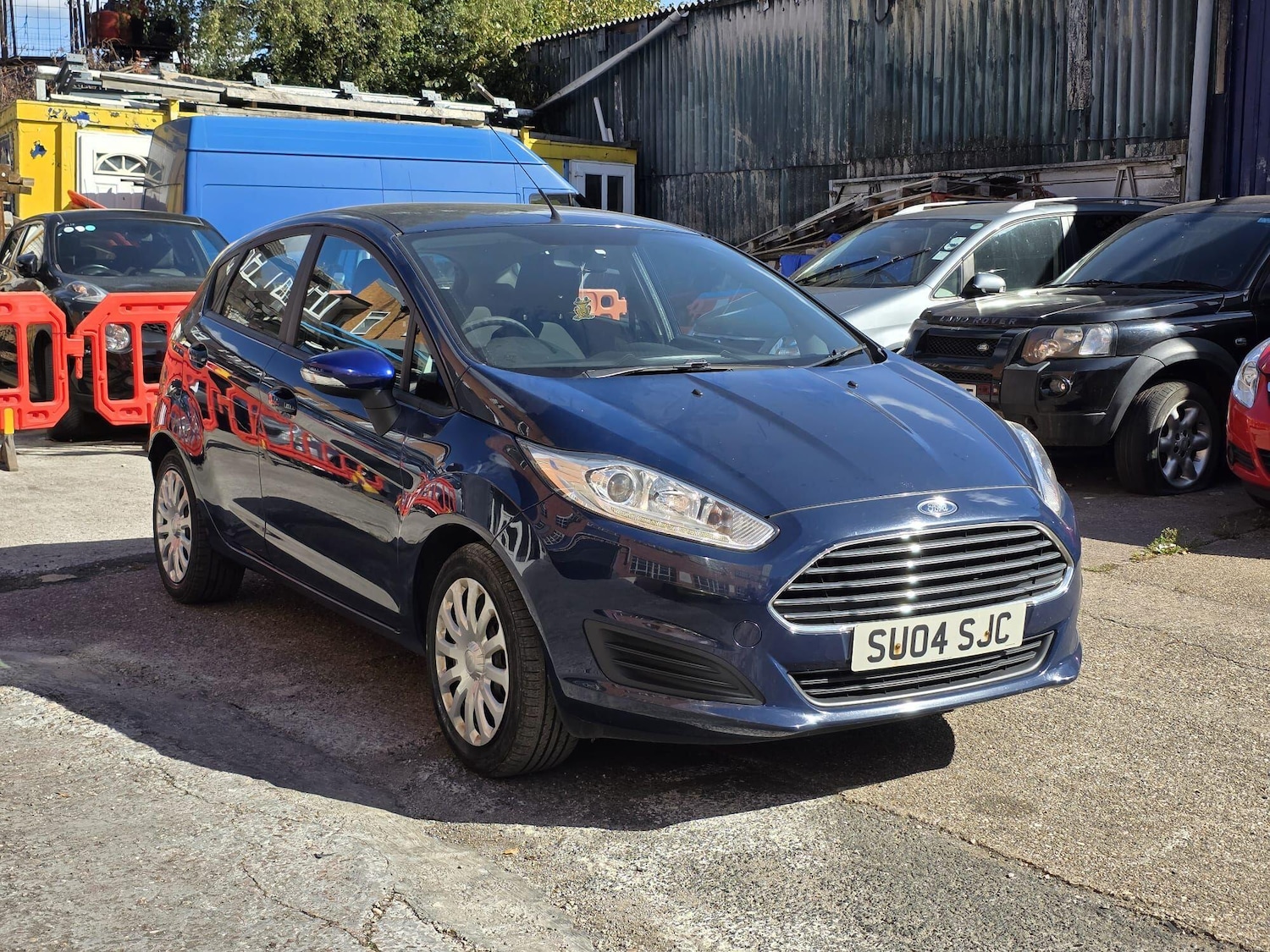 Used Ford Fiesta 2015 for sale - 76619901: Photo 2