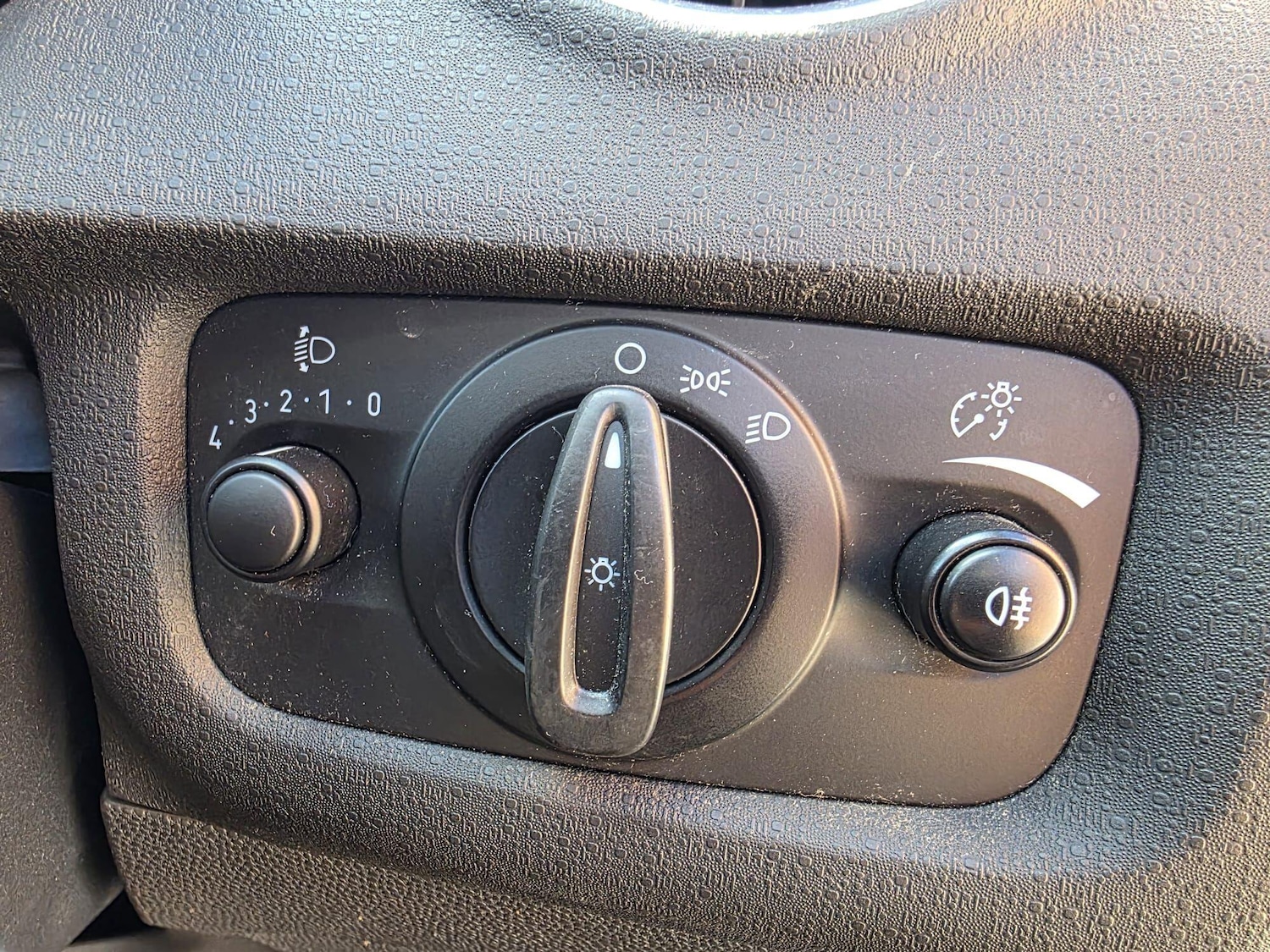 Used Ford Fiesta 2015 for sale - 76619901: Photo 21