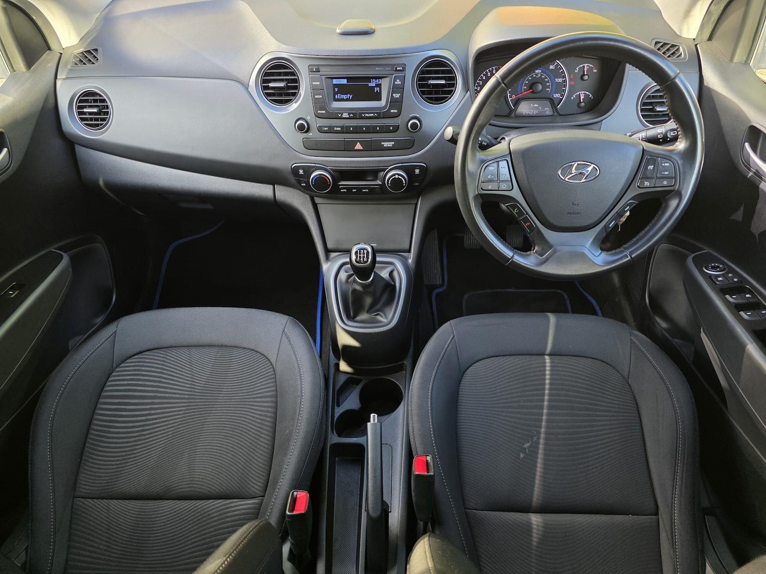 Used Hyundai i10 2017 for sale - 76121451: Photo 10