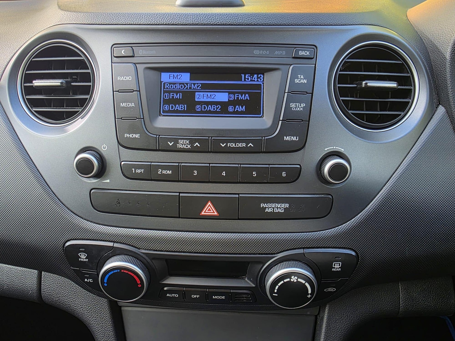 Used Hyundai i10 2017 for sale - 76121451: Photo 12