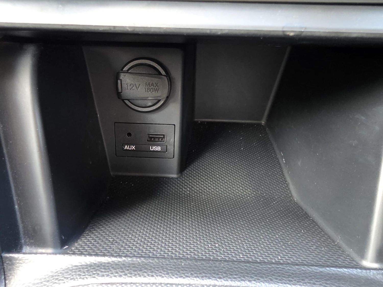 Used Hyundai i10 2017 for sale - 76121451: Photo 14