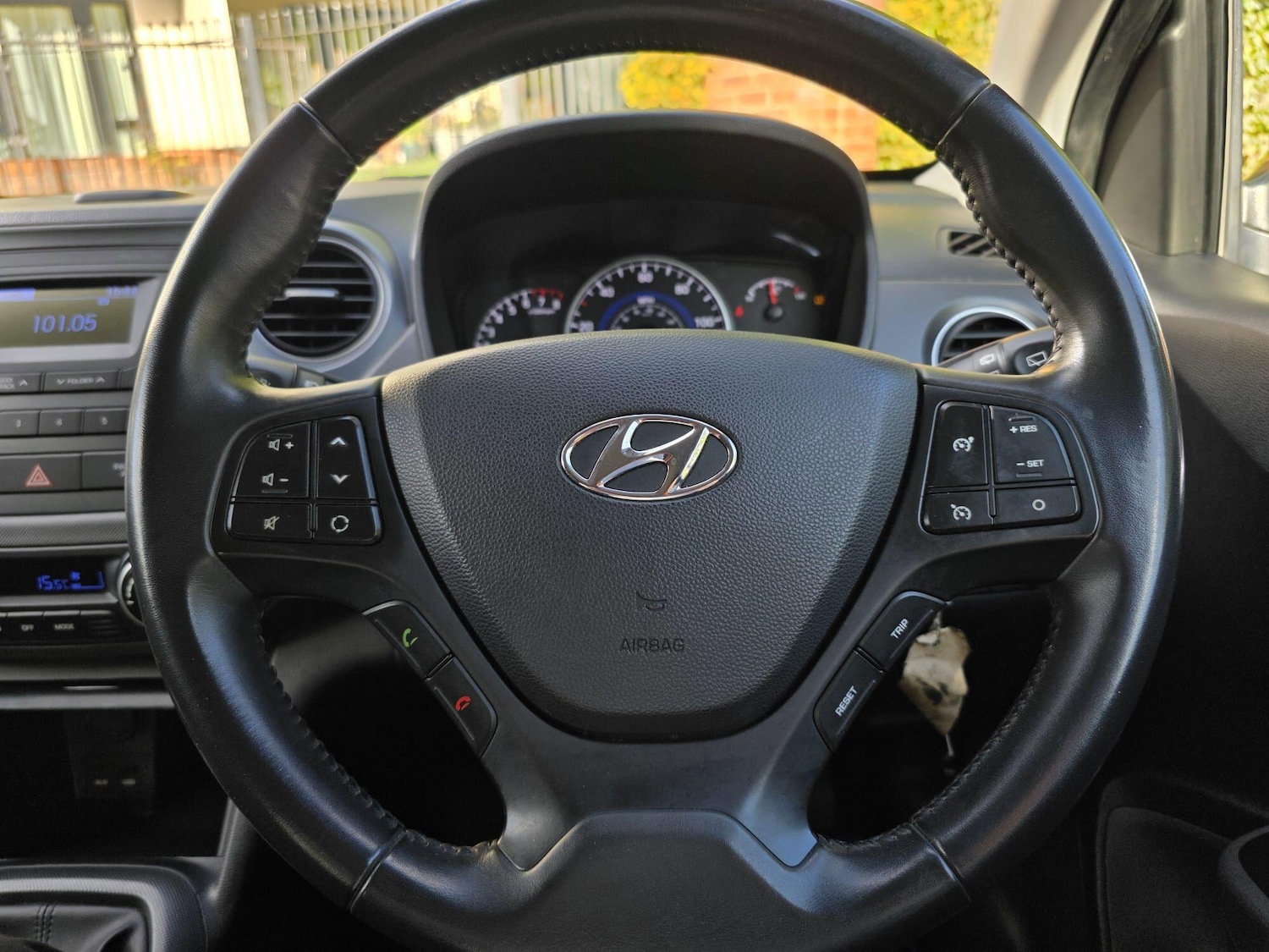 Used Hyundai i10 2017 for sale - 76121451: Photo 17