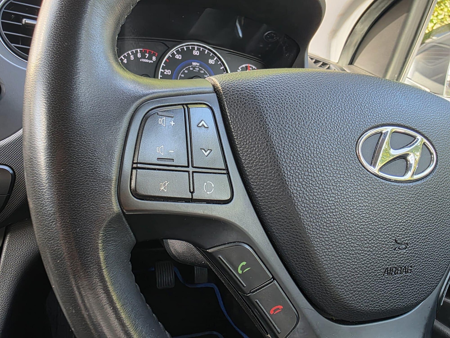 Used Hyundai i10 2017 for sale - 76121451: Photo 18