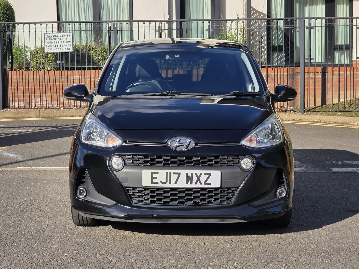 Used Hyundai i10 2017 for sale - 76121451: Photo 2