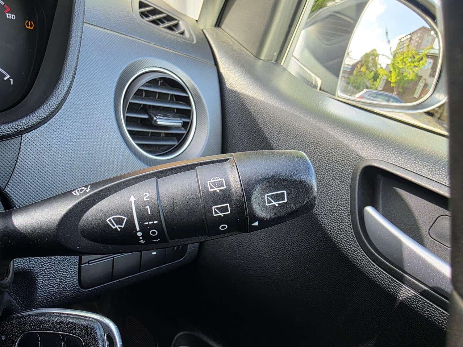 Used Hyundai i10 2017 for sale - 76121451: Photo 22