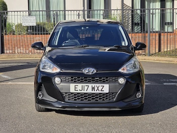 Used Hyundai i10 2017 for sale - 76121451: Photo 2