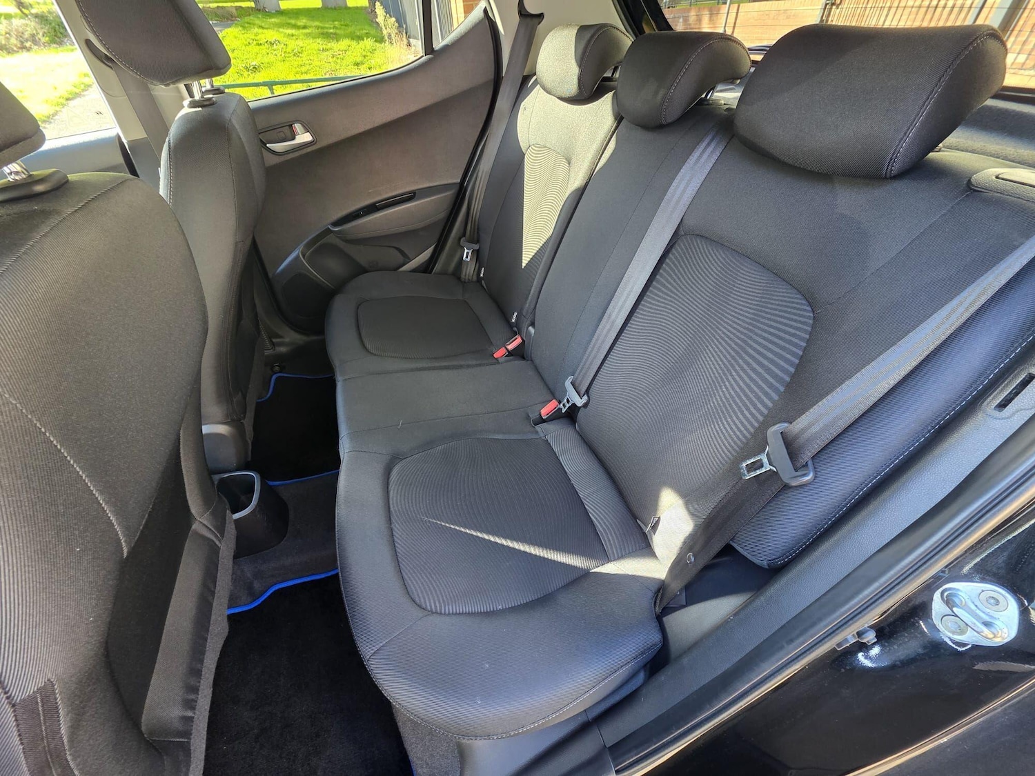 Used Hyundai i10 2017 for sale - 76121451: Photo 8
