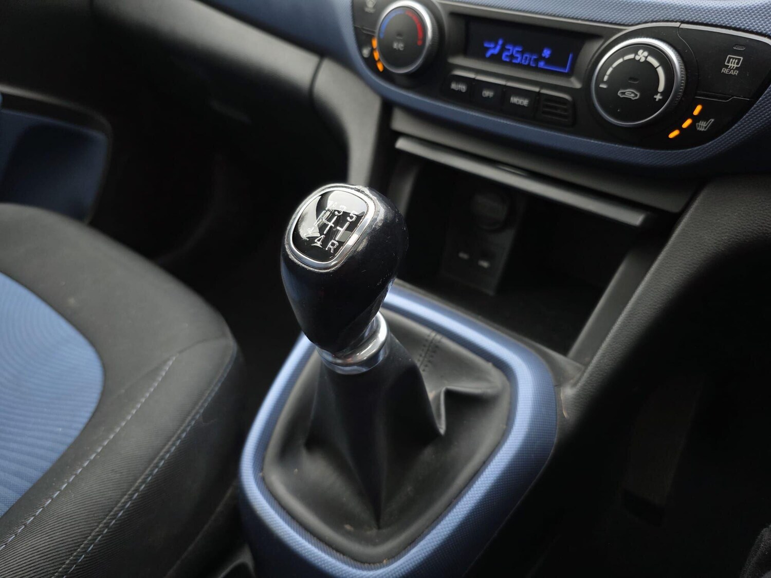 Used Hyundai i10 for sale - 76996323: Photo 18