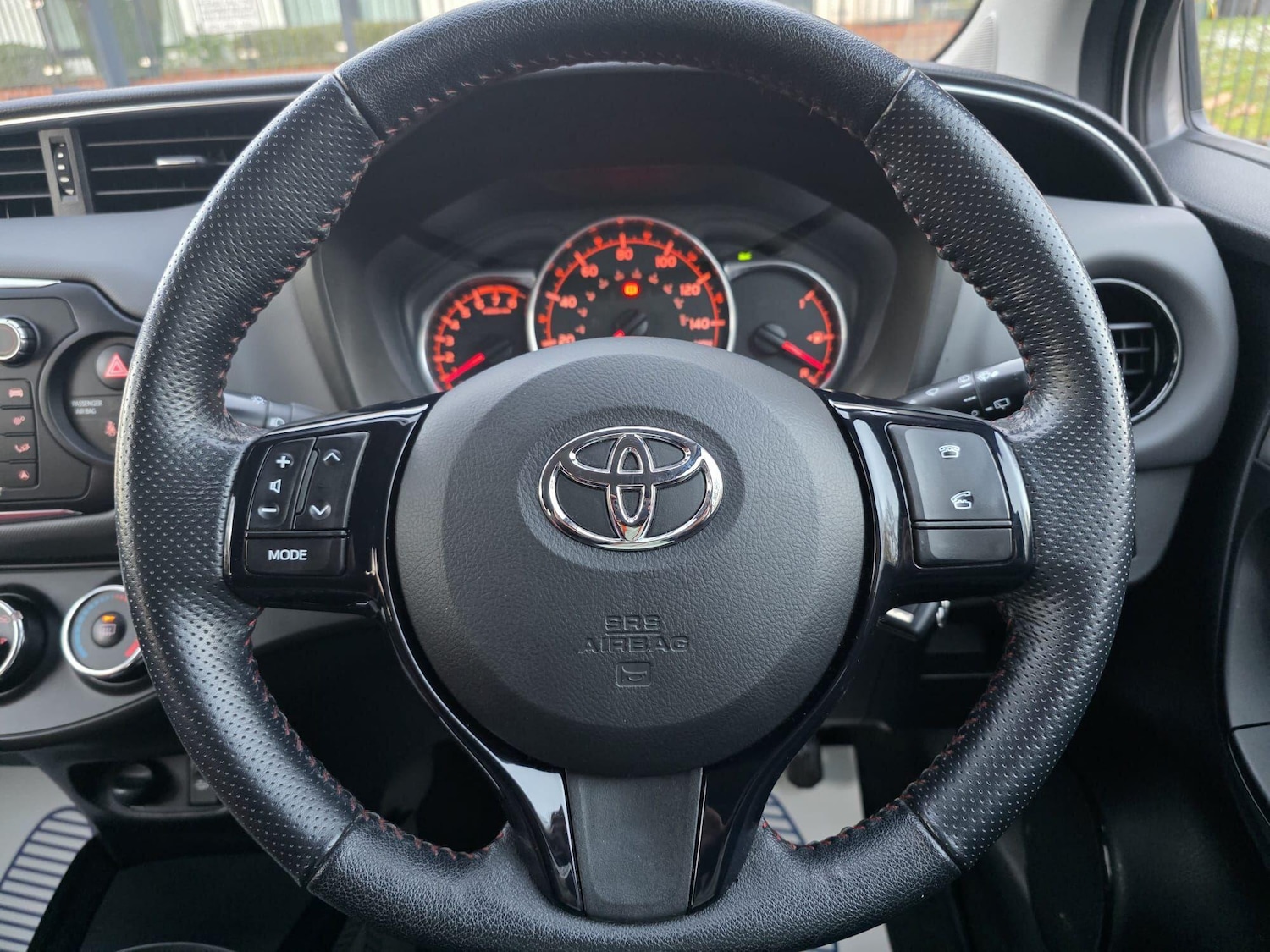 Used Toyota Yaris 2014 for sale - 77270674: Photo 22