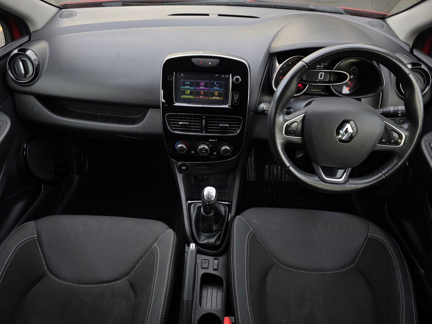 Used Renault Clio 2016 for sale - 76839434: Photo 9
