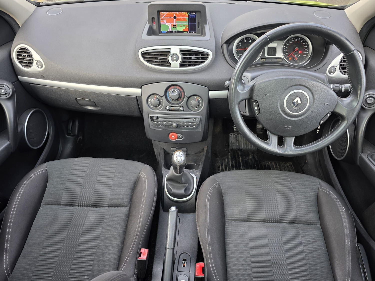 Used Renault Clio 2010 for sale - 76781800: Photo 11