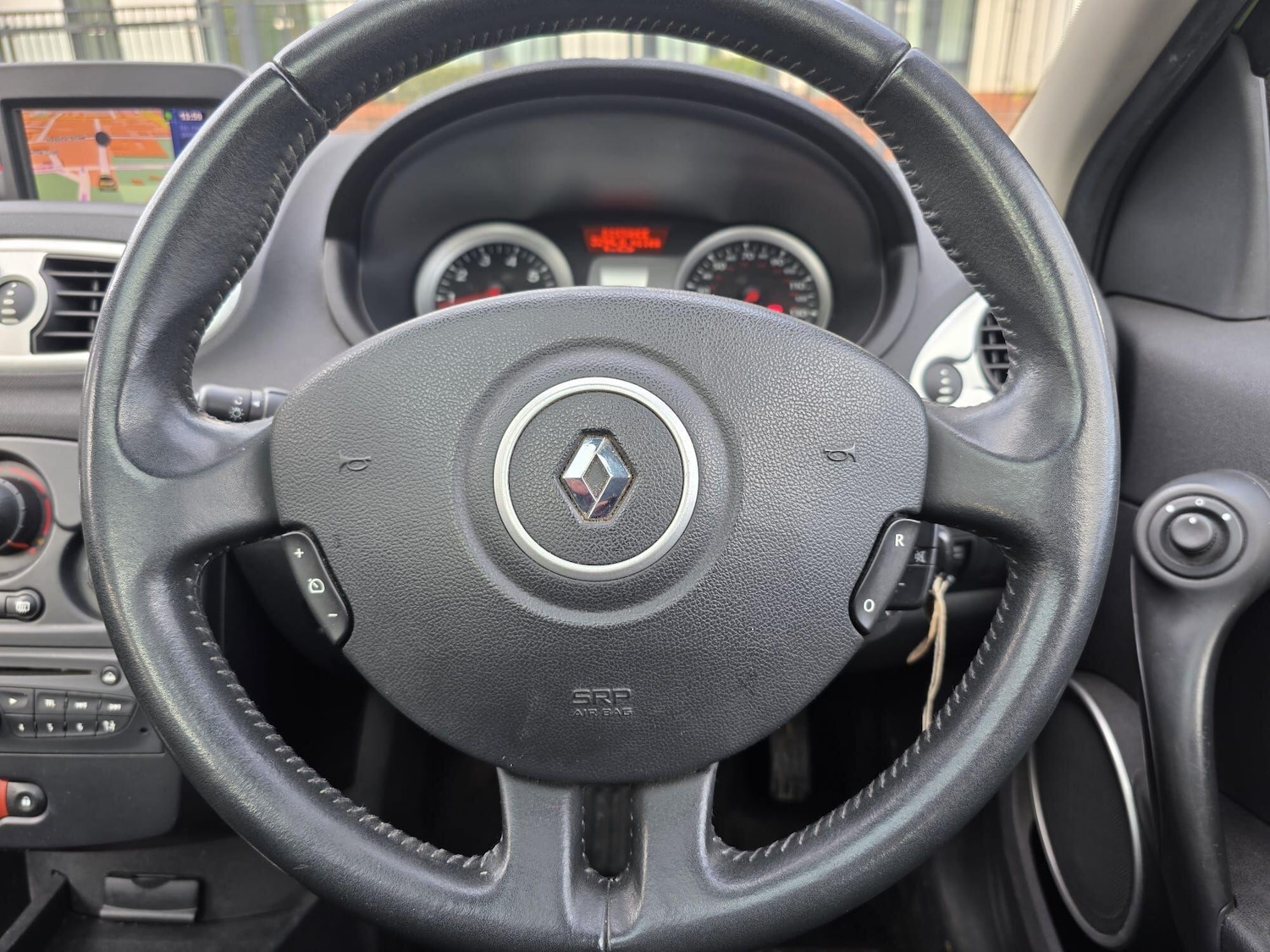 Used Renault Clio 2010 for sale - 76781800: Photo 17