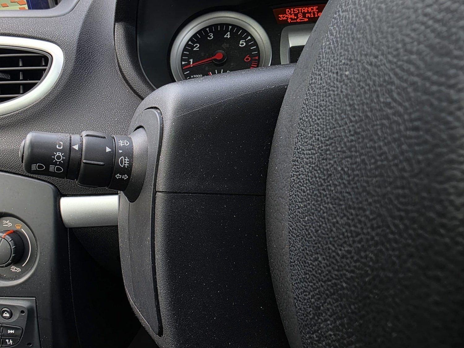 Used Renault Clio 2010 for sale - 76781800: Photo 19