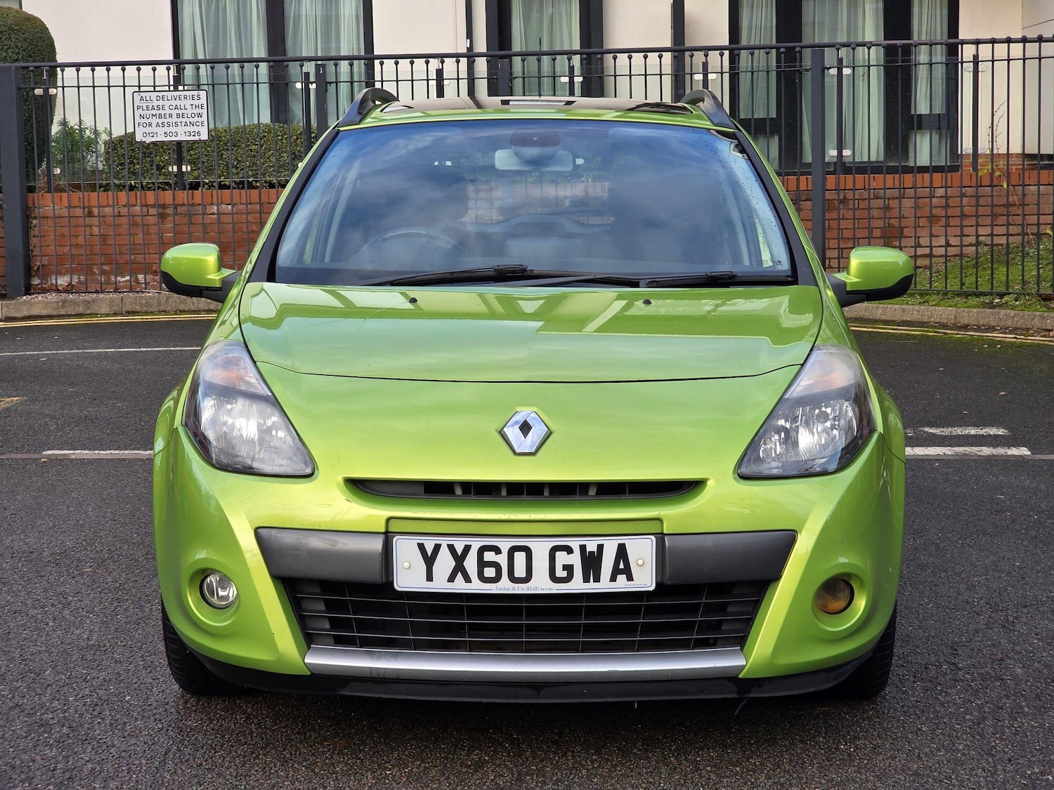 Used Renault Clio 2010 for sale - 76781800: Photo 2