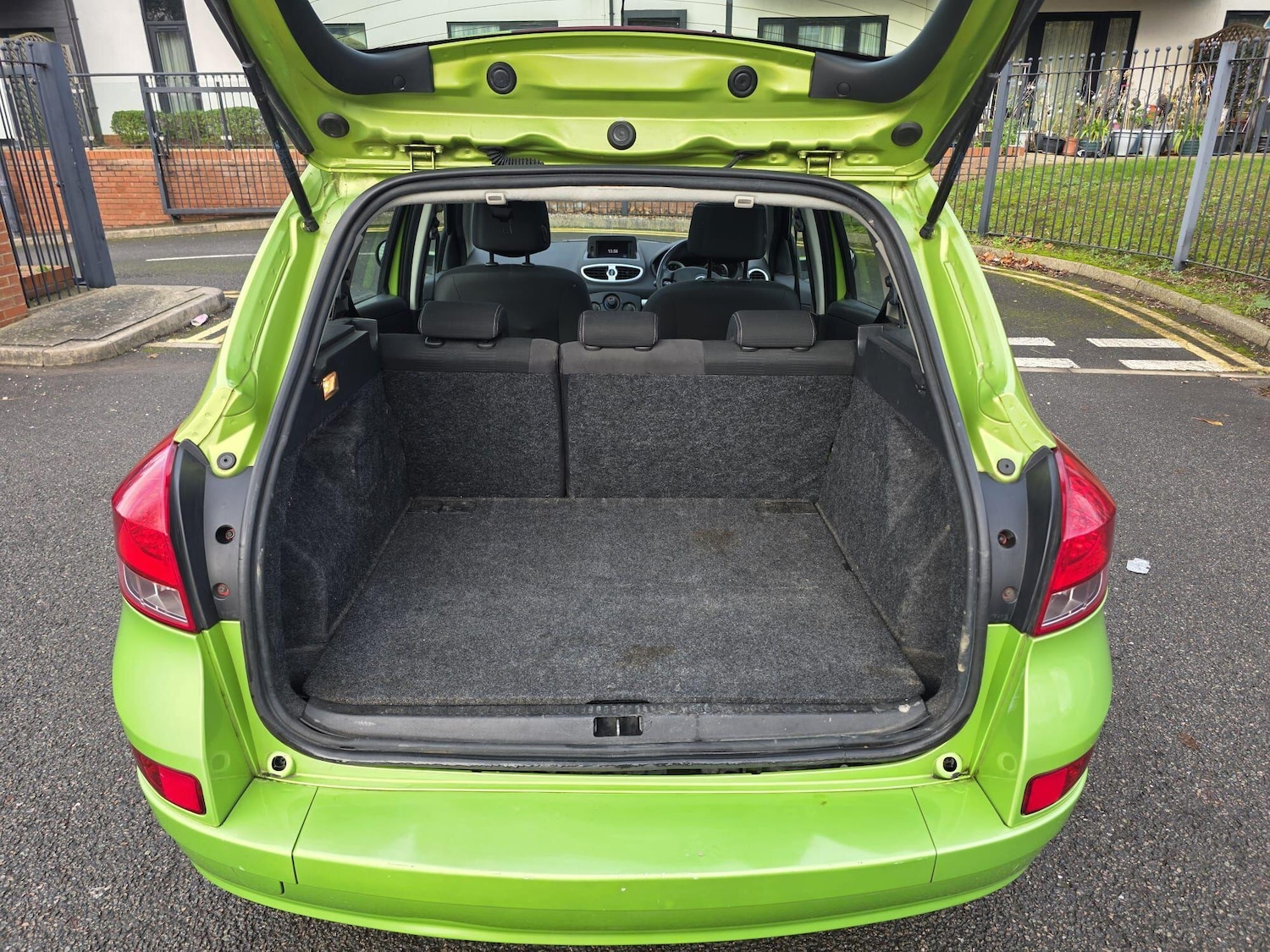 Used Renault Clio 2010 for sale - 76781800: Photo 7