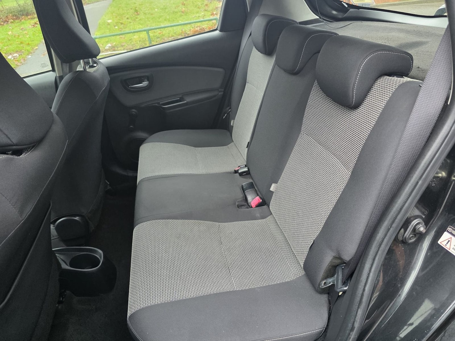 Used Toyota Yaris 2015 for sale - 77539963: Photo 10