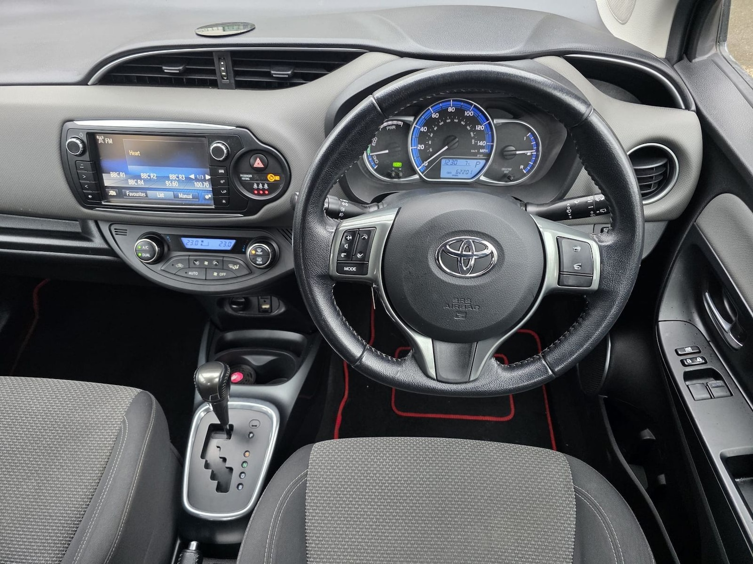 Used Toyota Yaris 2015 for sale - 77539963: Photo 12