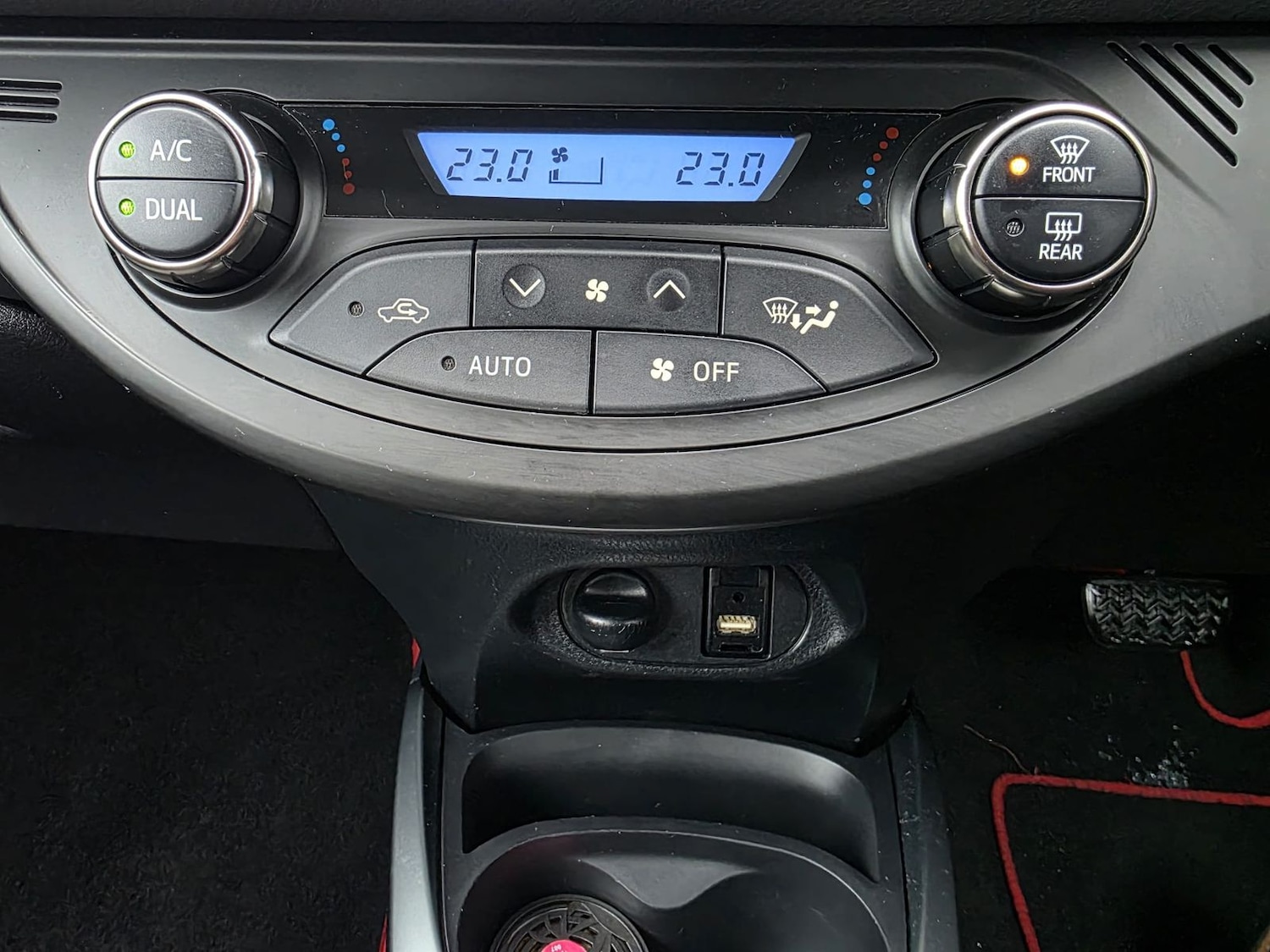 Used Toyota Yaris 2015 for sale - 77539963: Photo 13