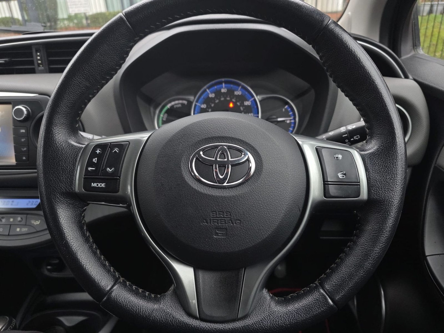 Used Toyota Yaris 2015 for sale - 77539963: Photo 18