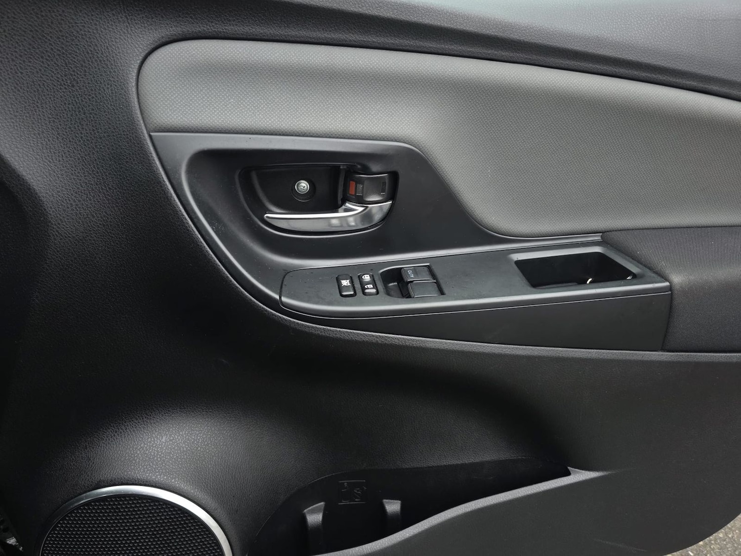 Used Toyota Yaris 2015 for sale - 77539963: Photo 27