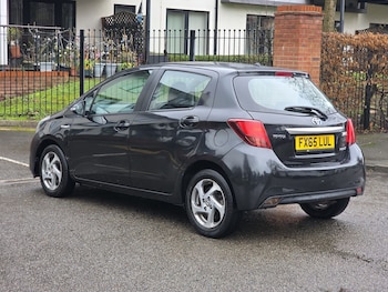Used Toyota Yaris 2015 for sale - 77539963: Photo