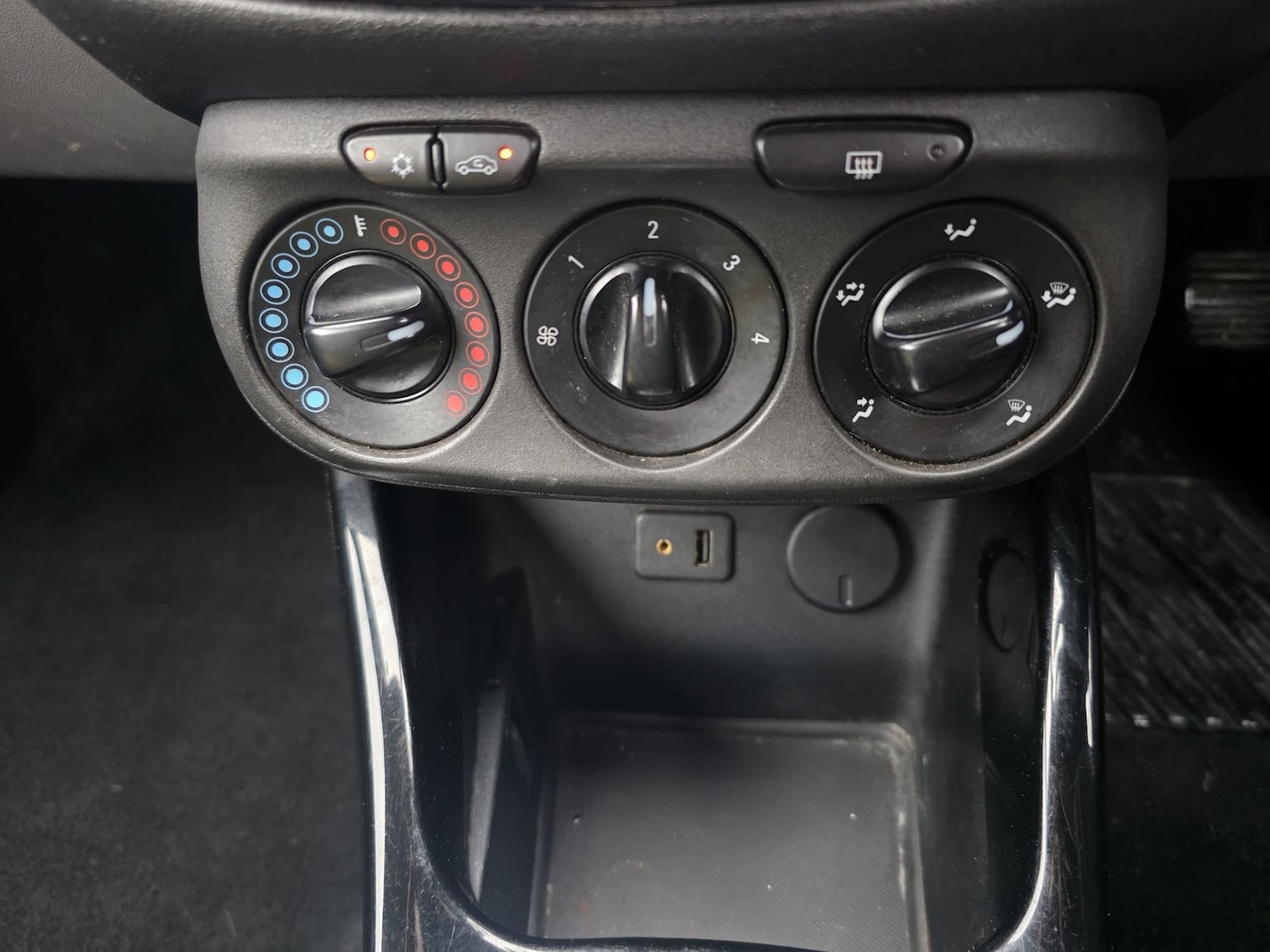 Used Vauxhall Corsa 2015 for sale - 77618454: Photo 13