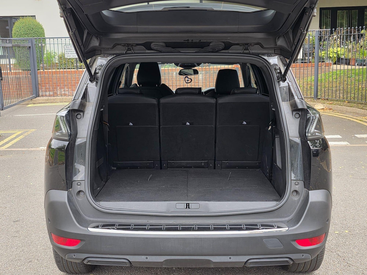 Used Peugeot 5008 2023 for sale - 76988917: Photo 8