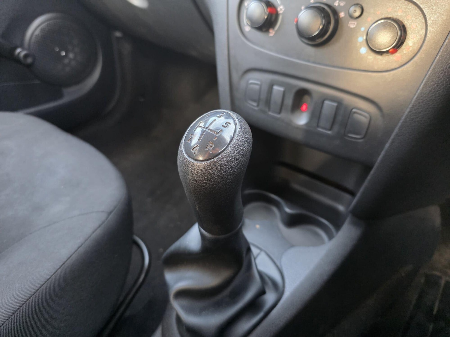 Used Dacia Sandero 2015 for sale - 77270670: Photo 15