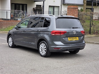 Used Volkswagen Touran 2018 for sale - 77855858: Photo