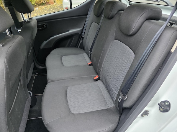 Used Hyundai i10 2012 for sale - 76260073: Photo 11