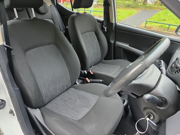 Used Hyundai i10 2012 for sale - 76260073: Photo 9