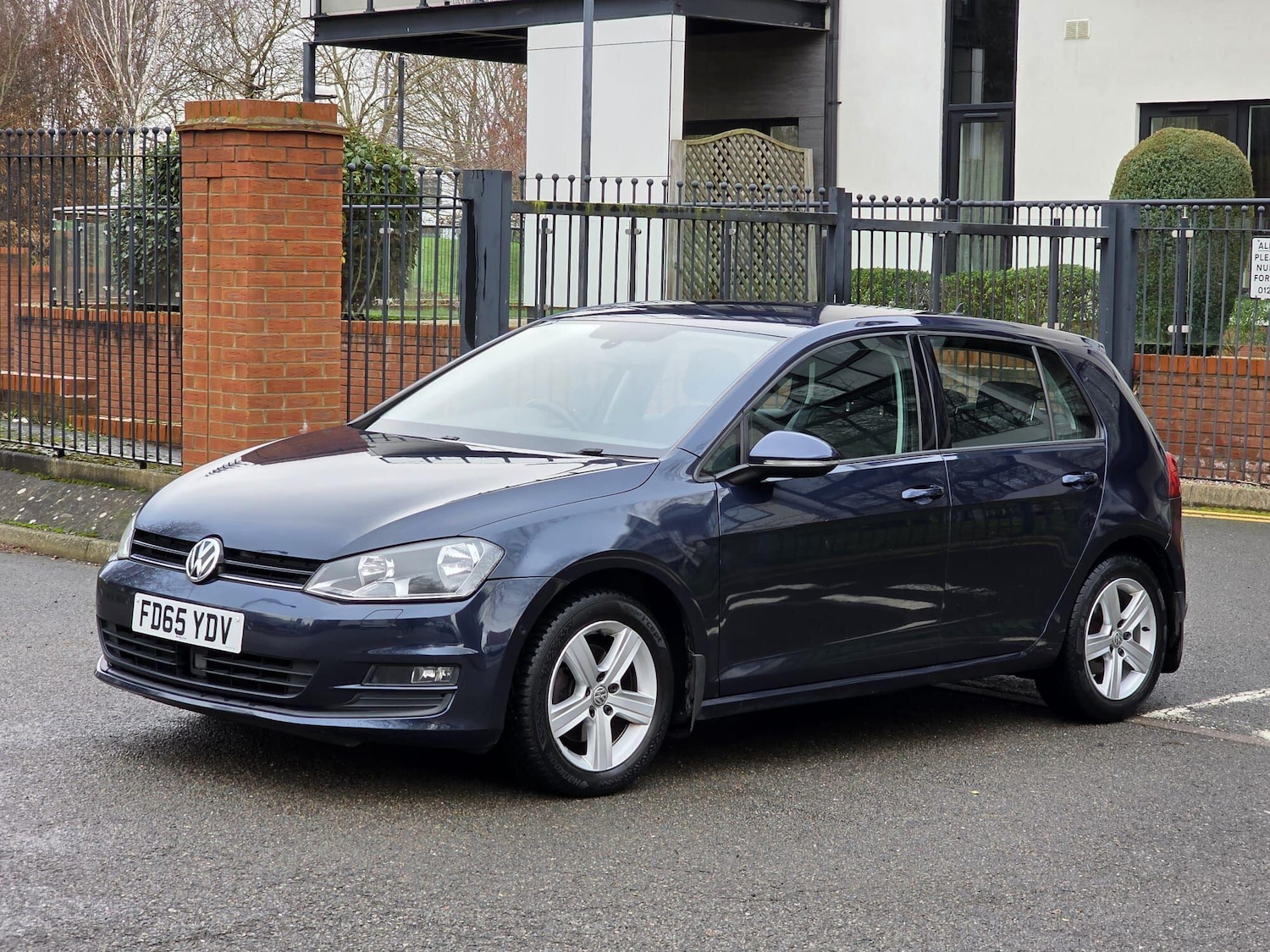Used Volkswagen Golf 2016 for sale - 77015433: Photo 2