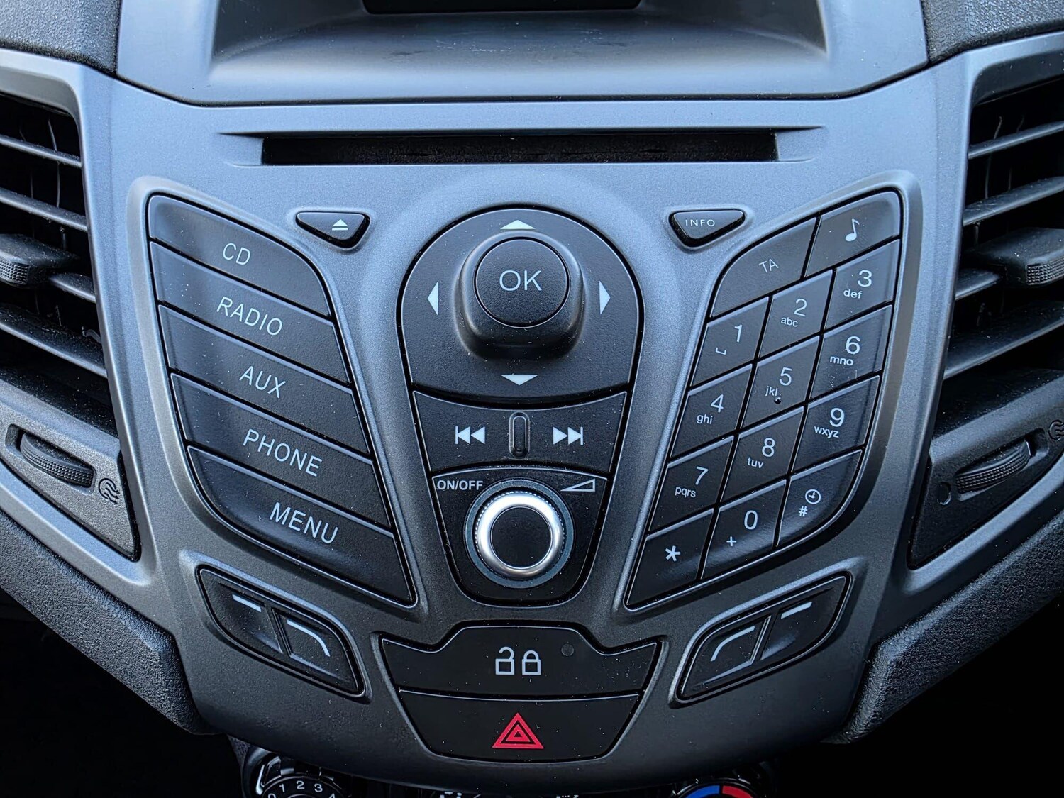 Used Ford Fiesta 2015 for sale - 76020477: Photo 13