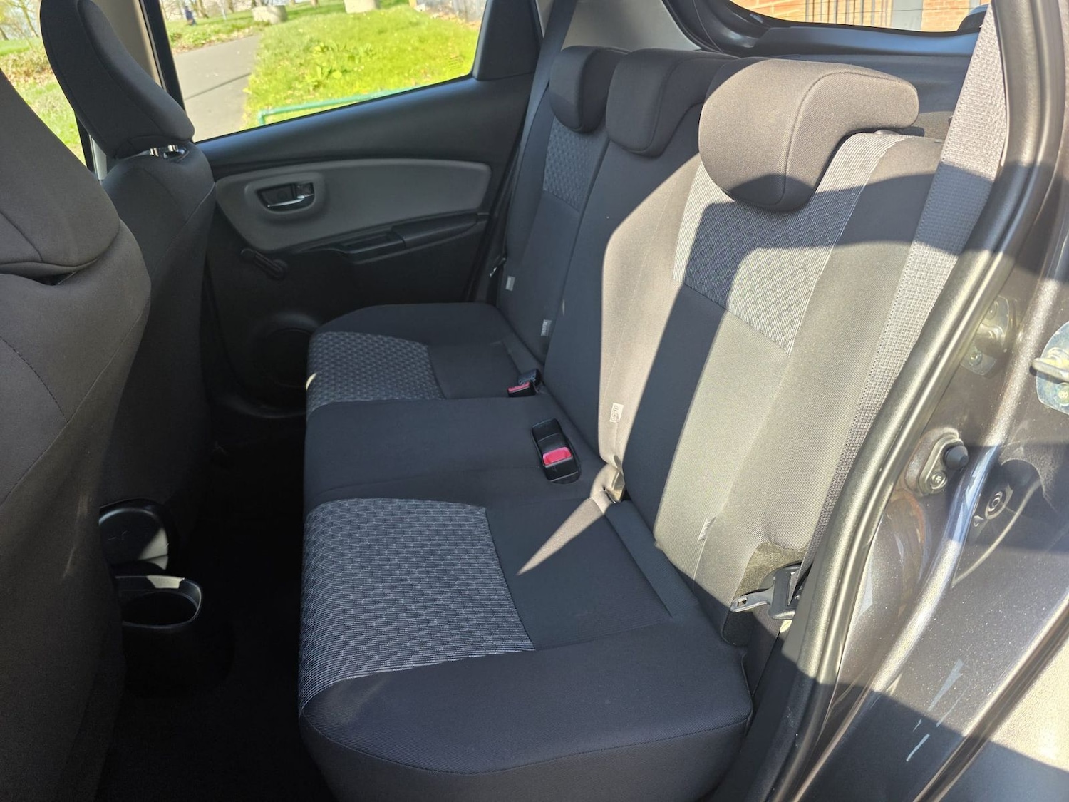 Used Toyota Yaris 2015 for sale - 77960069: Photo 10