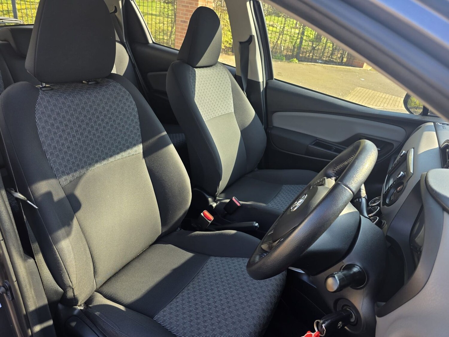 Used Toyota Yaris 2015 for sale - 77960069: Photo 11