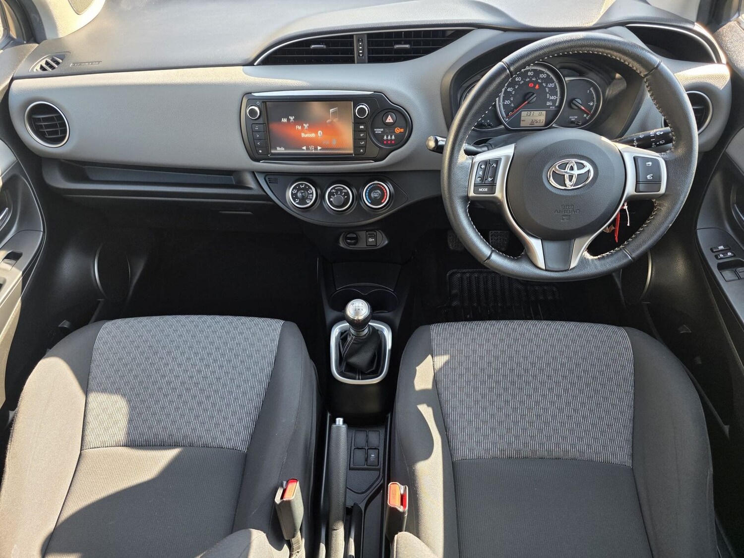 Used Toyota Yaris 2015 for sale - 77960069: Photo 12
