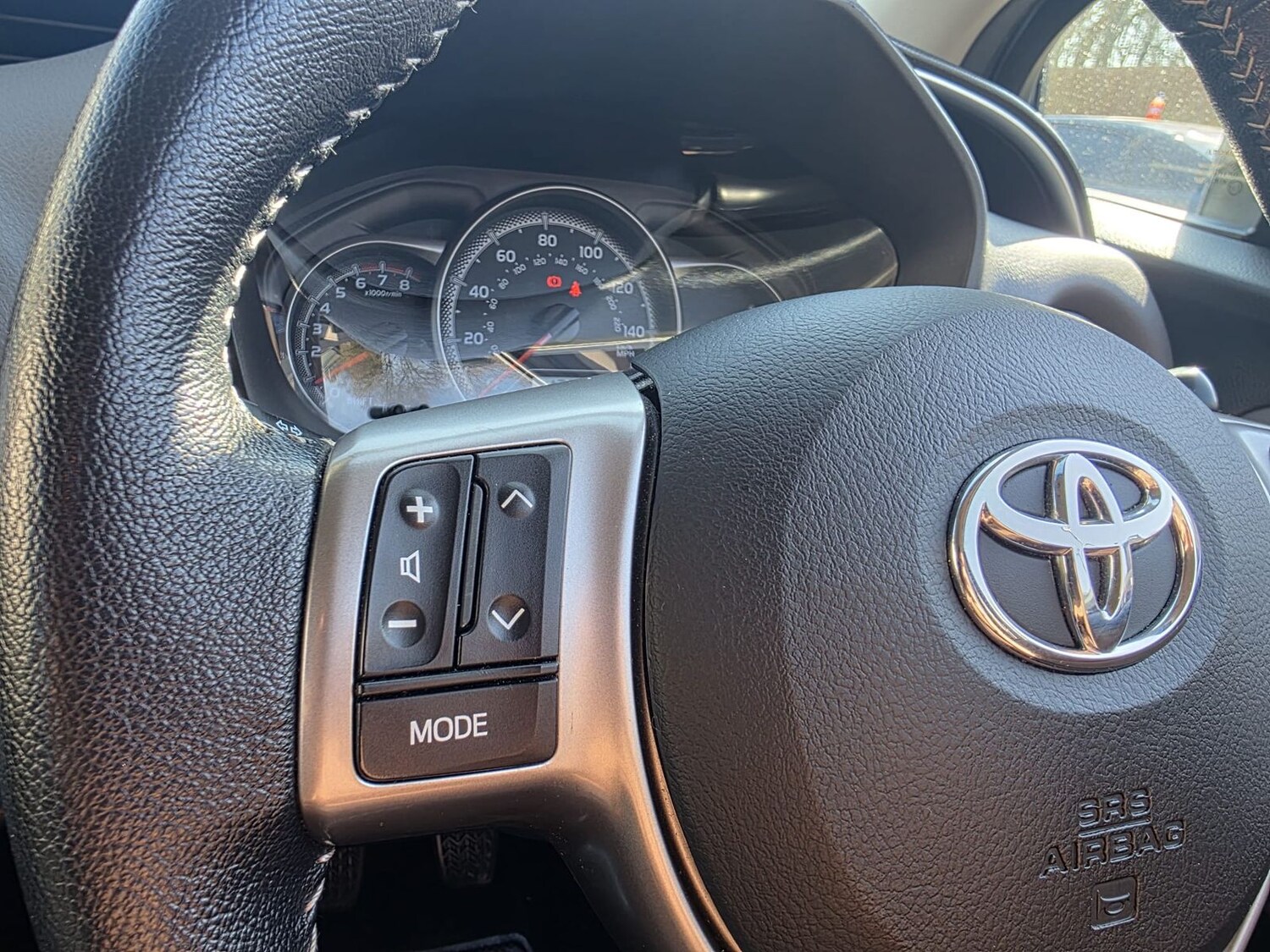 Used Toyota Yaris 2015 for sale - 77960069: Photo 21