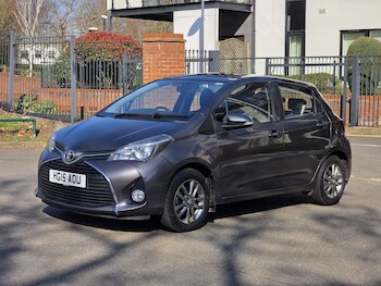 Used Toyota Yaris 2015 for sale - 77960069: Photo
